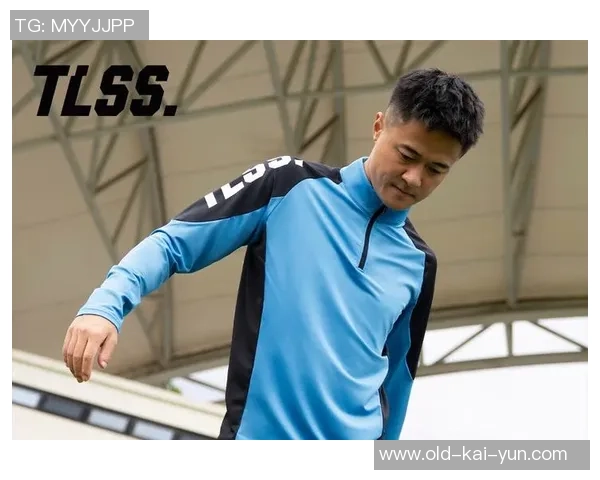 夏天穿足球服的时尚搭配与运动舒适性探讨 夏天穿足球服的时尚搭配与运动舒适性探讨